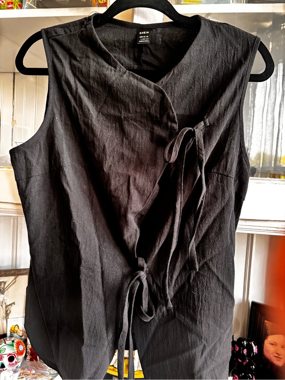 SHEIN Black Sleeveless Tie-Front Tunic